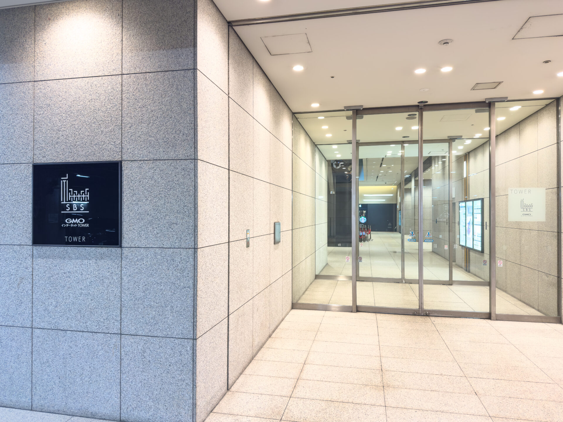 搬入・搬出用エレベーターホール